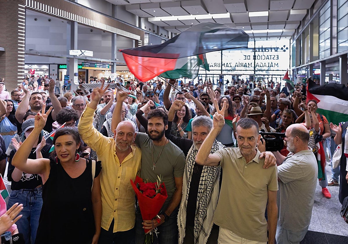 Emotional return home for the activists from Malaga who sailed with Gaza humanitarian aid flotilla