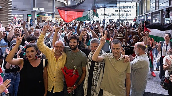 Emotional return home for the activists from Malaga who sailed with Gaza humanitarian aid flotilla