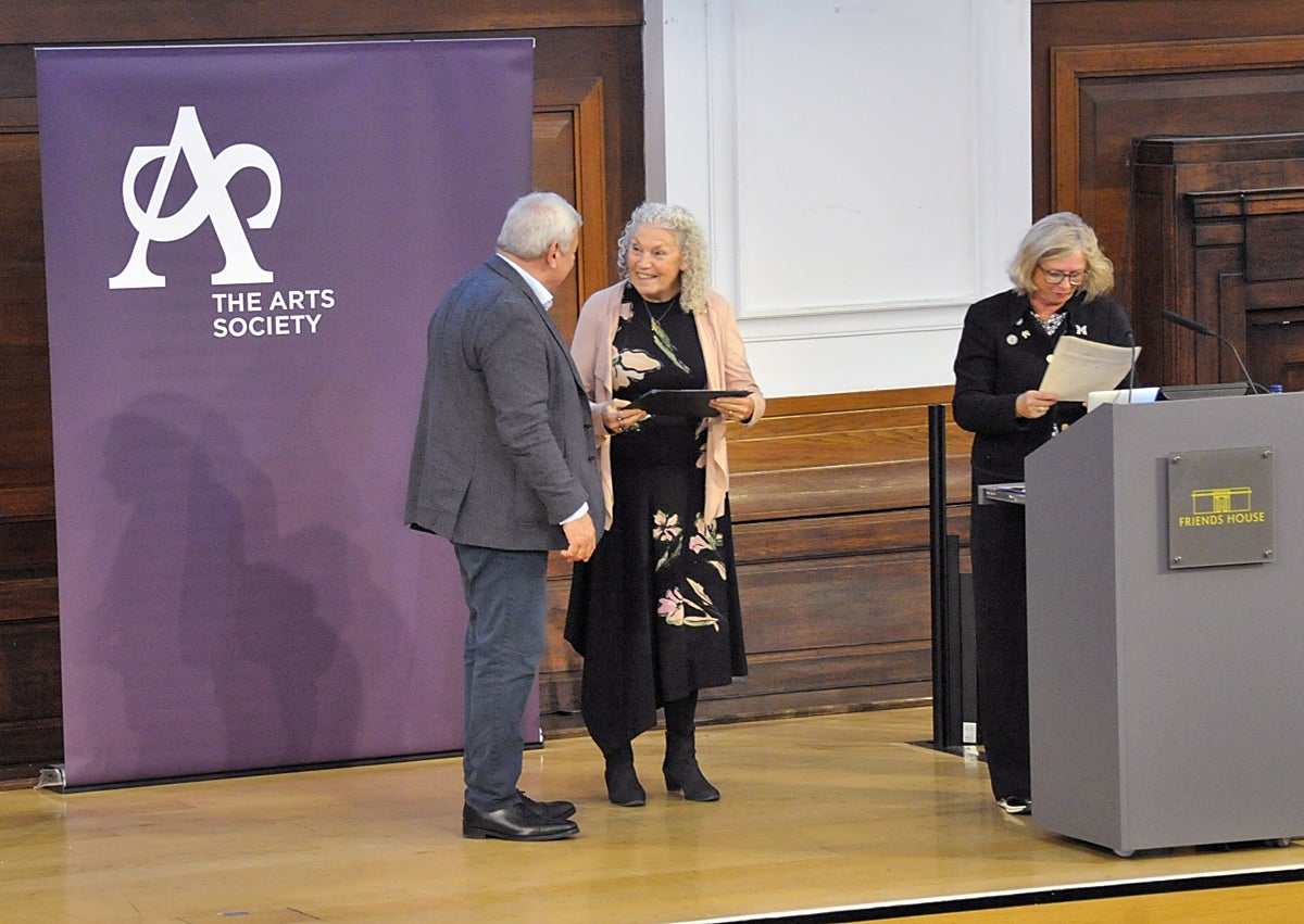 Imagen secundaria 1 - Costa del Sol-based arts organisation wins international award for volunteer work