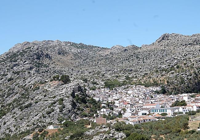Panoramic view of Montejaque from the highest part of this hiking trail.