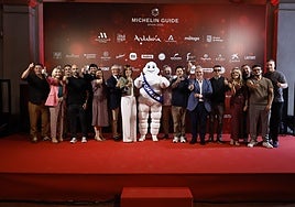 Group photo of the authorities and chefs who attended the launch of the gala.