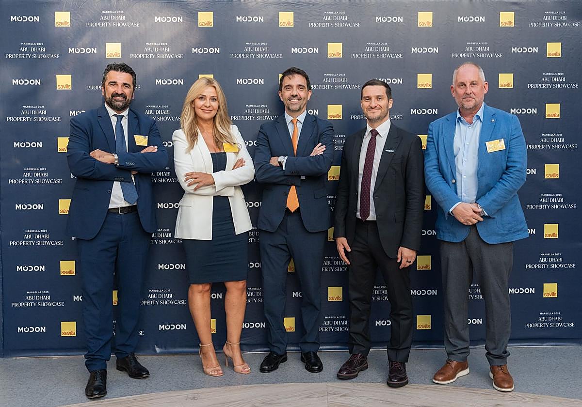 Verónica Castilla, Residential Sales Director Costa del Sol, and José Félix Pérez-Peña, Head of Andalucía at Savills.