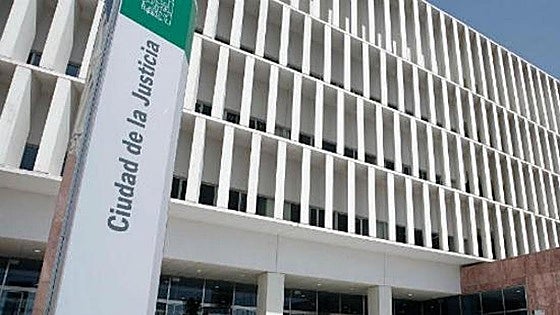Two priests acquitted in Malaga of hate crimes against migrants and Muslims