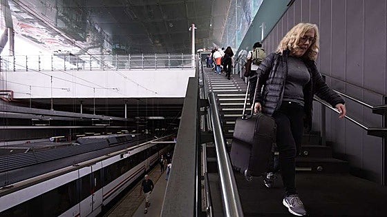 Disability associations: 'It is unacceptable that the escalators at Malaga Airport train station have been out of order for months'