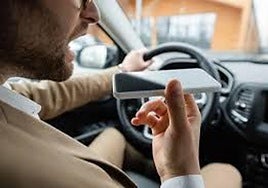 Driving distractions: mobile phones are main culprit in fatal accidents in Spain