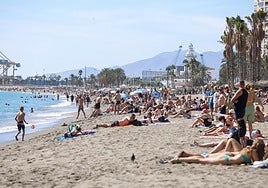 Full beaches in the middle of October in Malaga.