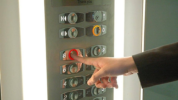 Thief sent to prison for nine thefts in lifts that targeted vulnerable victims in Malaga in just one week