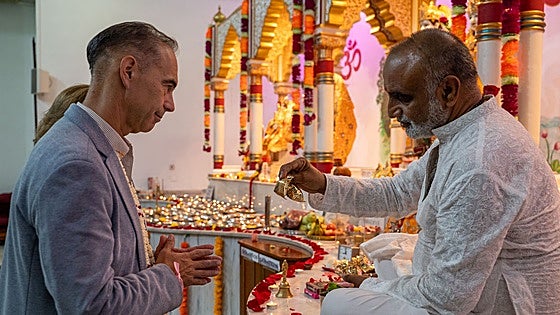 Benalmádena mayor praises 'cultural unity and coexistence' of local Hindu community