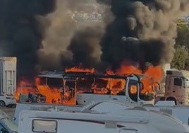 Panic in Mijas after motorhome fire spreads to three other vehicles