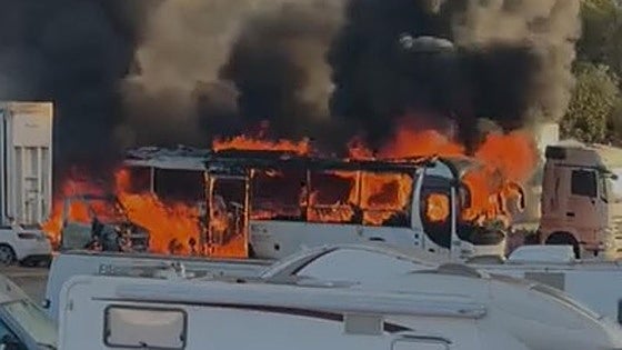 Panic in Mijas after motorhome fire spreads to three other vehicles