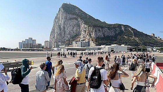 Gibraltar minister to meet public at mobile health unit drop-in sessions