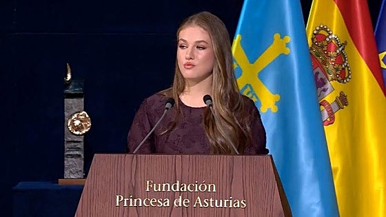 Princess Leonor's personal touch: letters to award winners in Spain