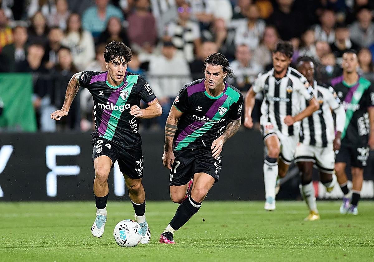 Imagen principal - Stoppage-time heartbreak as Malaga CF are stunned by incredible late comeback