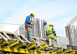 Construction workers on site, one of the industries most affected by workplace accidents.