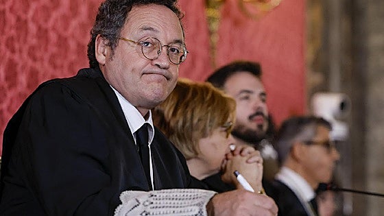 Unprecedented trial of Spain's attorney general over revelation of secrets kicks off