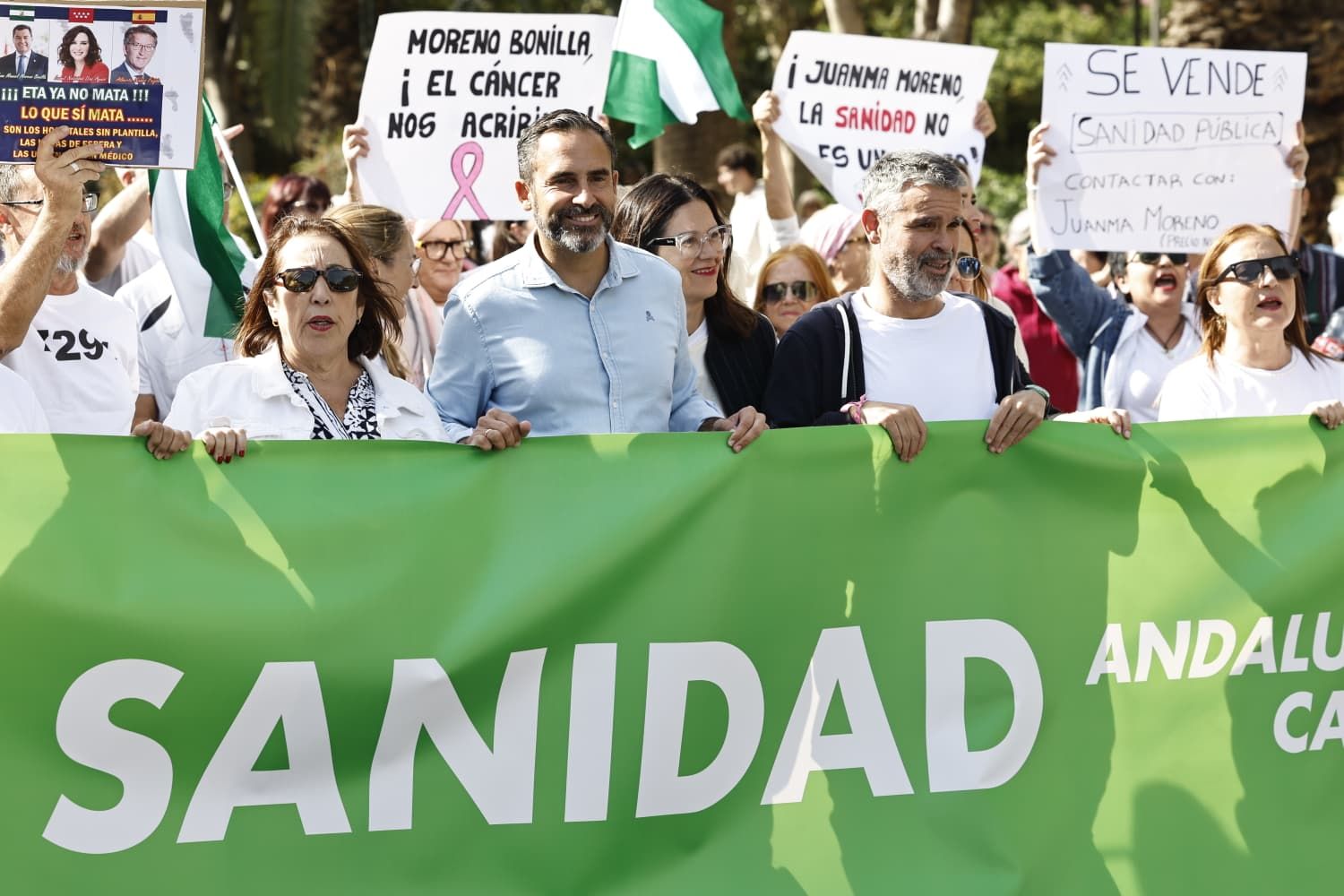 Thousands of people march through Malaga city centre in defence of public healthcare, in pictures