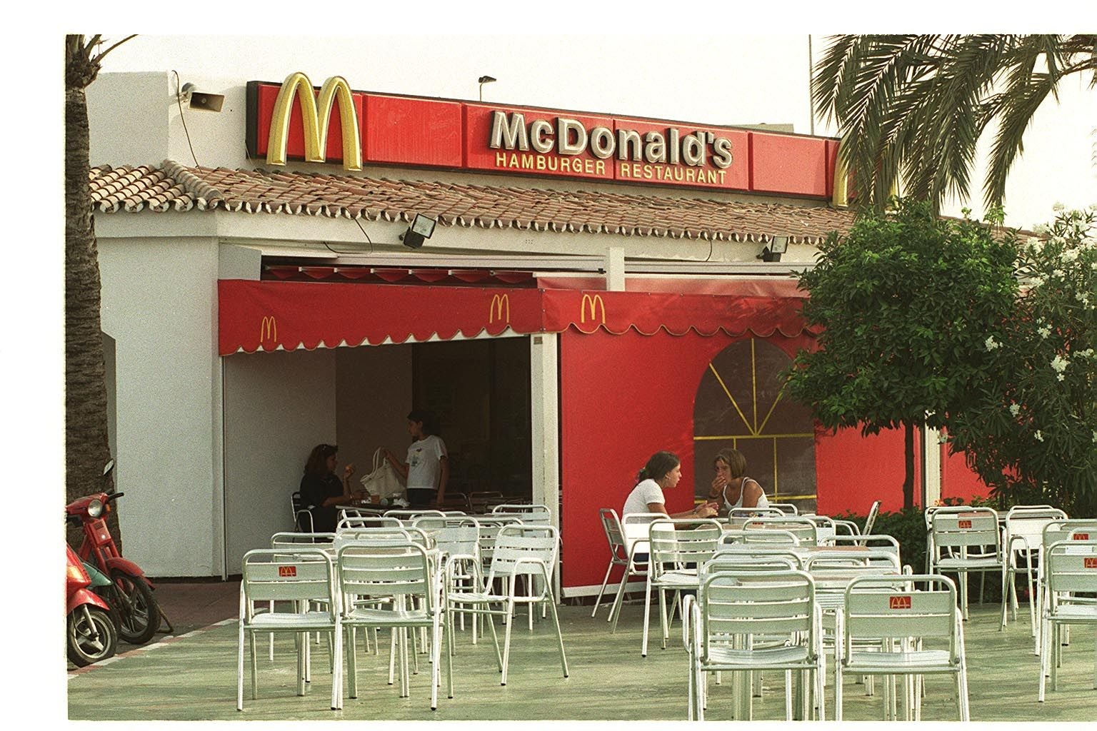 Malaga&#039;s first hypermarket celebrates its 50th anniversary - in pictures