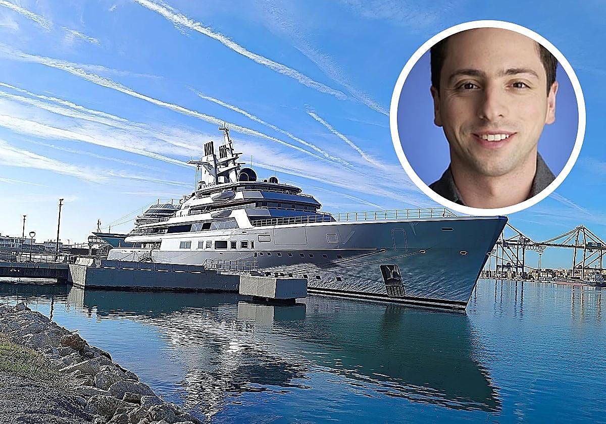 The megayacht Dragonfly, owned by the co-founder of Google, moored in Malaga.