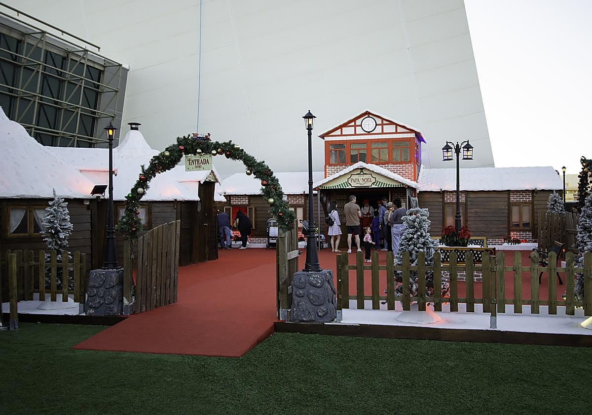 Families participating in Christmas festivities at Miramar shopping centre