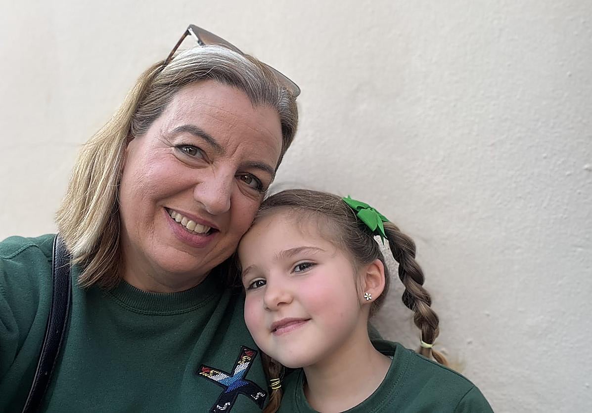 María del Mar Fernández with her daughter, Victoria Esperanza.