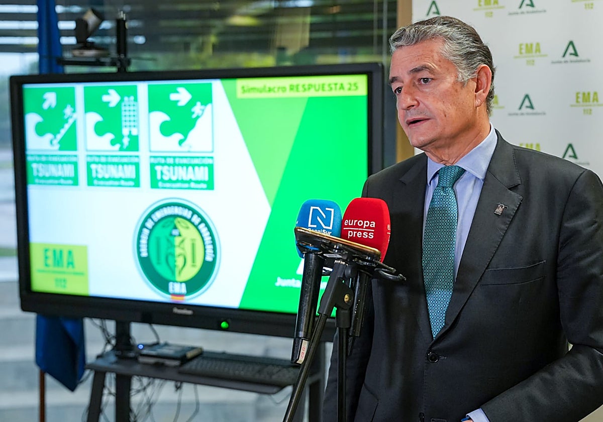 Antonio Sanz, regional minister for health and emergencies.