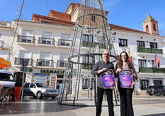 Plaza de la Constitución in Torrox Pueblo is ready for the Christmas switch-on tonight (weather permitting).