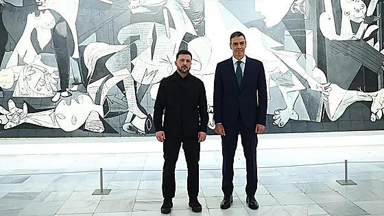 Spain pledges support for Ukraine 'until the end' with 615 million euros in military aid and 200m for reconstruction