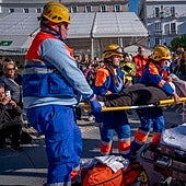 Healthcare workers during the evacuation procedure of the tsunami drill in Cadiz.