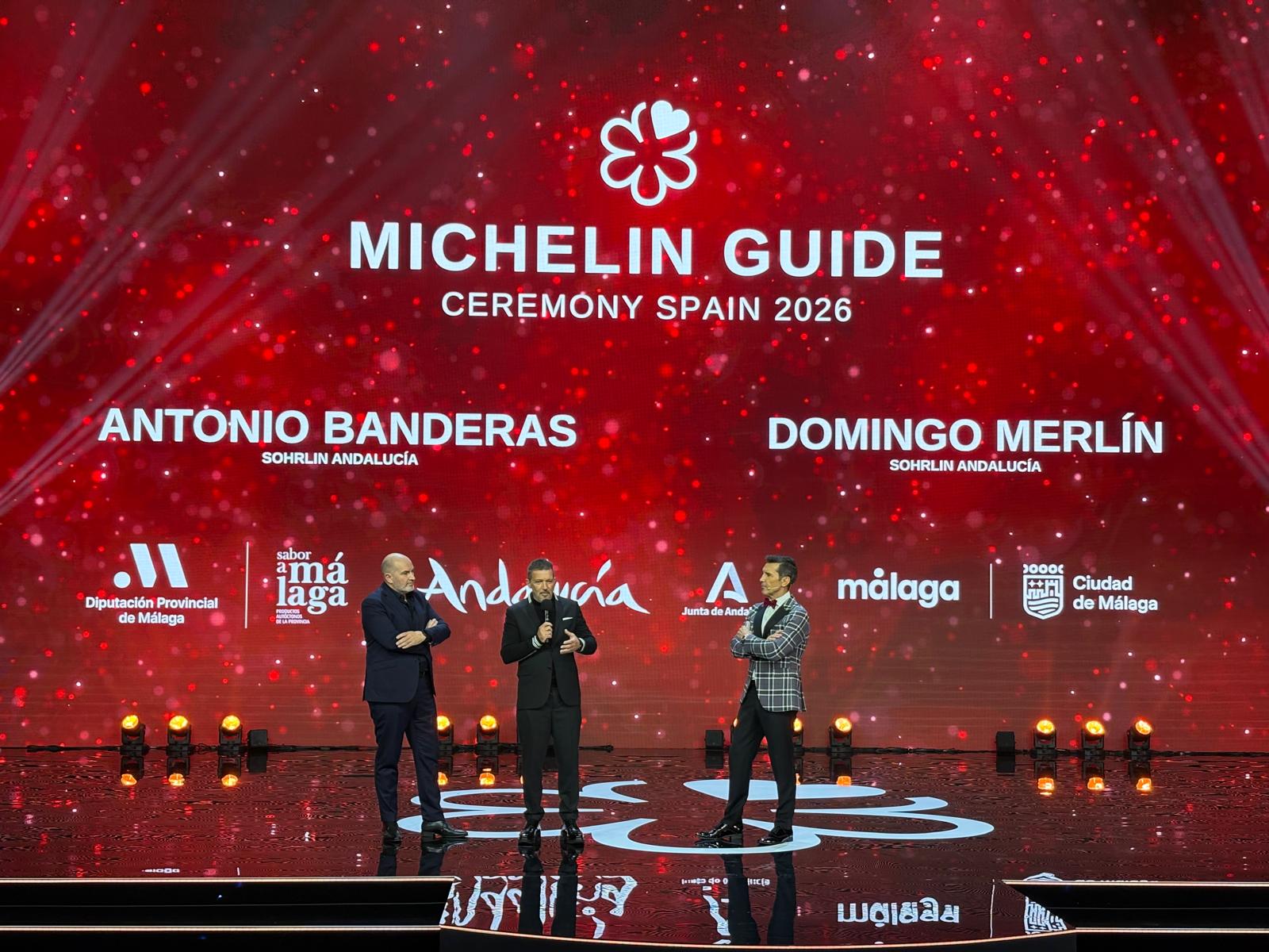 Antonio Banderas and Domingo Merlín, whose Sohrlin theatre was the venue for the event, with host Jesús Vázquez.
