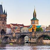 tThe historical Charles Bridge, over 500m long, connecting the Old Town and the Lesser Town.