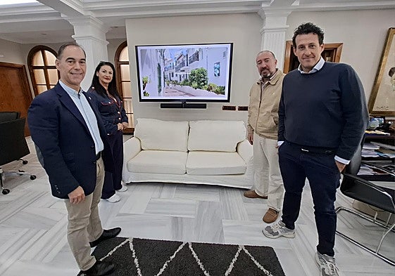 Juan Antonio Lara after signing the agreement.