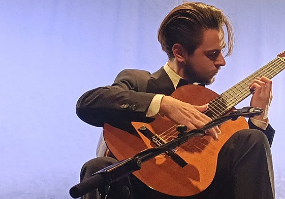 Young Croatian guitarist wins prestigious Granada guitar competition