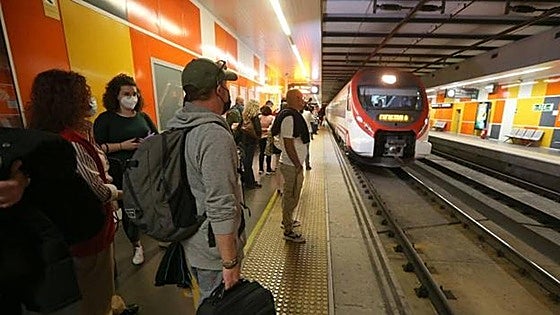 Hundreds stranded after two Cercanías trains between Malaga and Fuengirola fail to set off