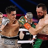 Samuel Molina, left, in battle with Egidijus Kavaliauskas.