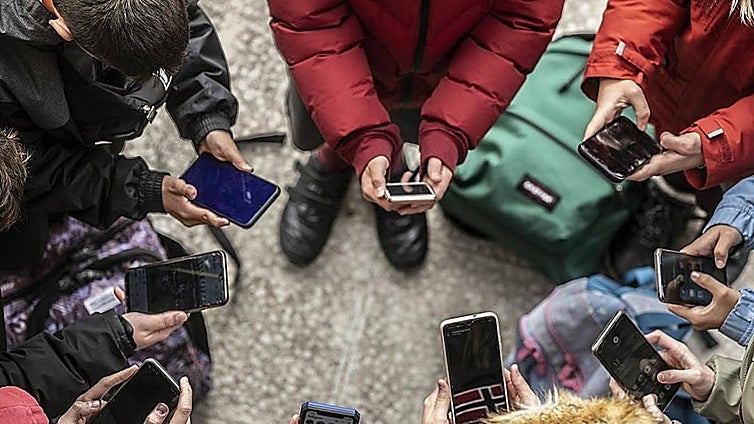 Woman jailed in Spain for sharing private conversation between her husband and their children in parents' group chat