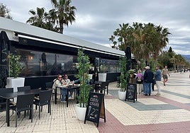 A restaurant on the promenade in Torre del Mar