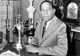 Antonio Machín received widespread acclaim throughout Spain.