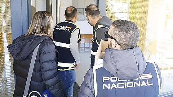 Anaesthetist who sedated girl who died at Valencia dental clinic is arrested for manslaughter and stealing drugs from a hospital