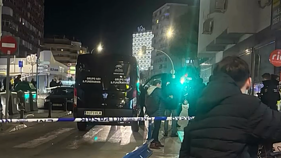 Man dies of heart attack while being detained by police following suspected robbery attempt in Torremolinos phone shop