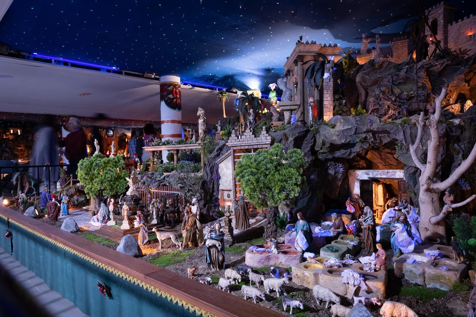 Nativity scenes around the city in pictures