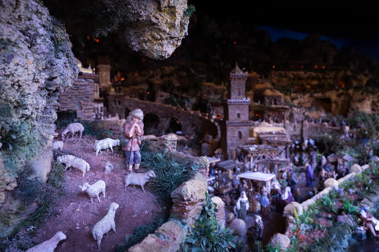Nativity scenes around the city in pictures