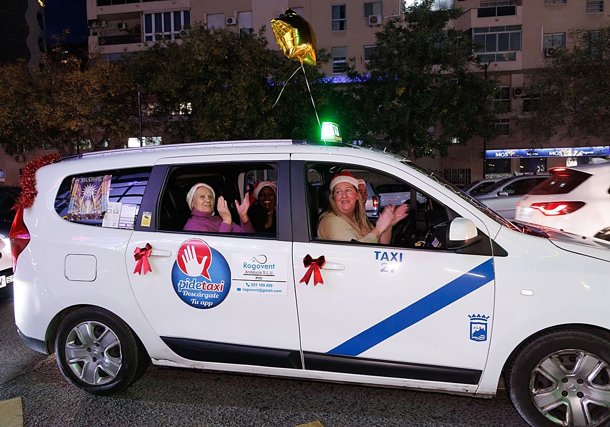 Solidarity on wheels: more than 50 taxis show Malaga's Christmas to society's most vulnerable