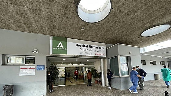 41-year-old man admitted to Hospital Clínico in Malaga with facial gunshot wound