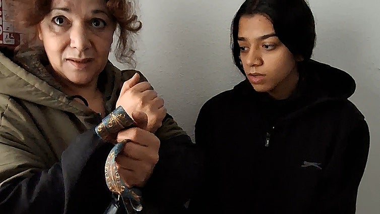 Fouiza, who was tied up during house raid in Benalmádena: 'I thought they were coming to kidnap my daughter'