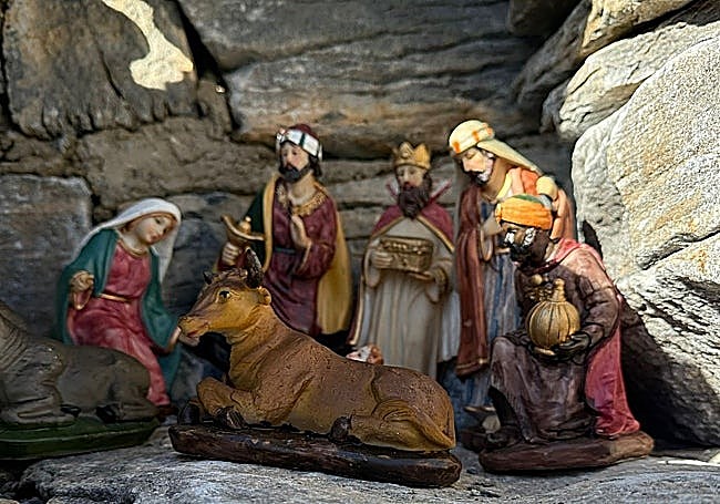 Image of the nativity scene on top of La Maroma