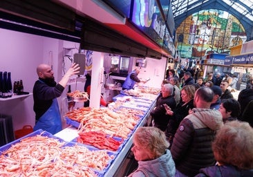 The people of Malaga have already started shopping for the Christmas Eve menu.