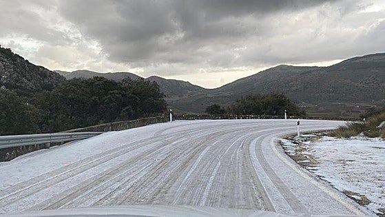 Storm Emilia leaves hailstorms in the interior of Malaga province, followed by more rain this week