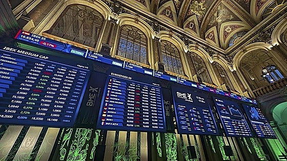 Spanish stock market closes above 17,000 points for first time ever
