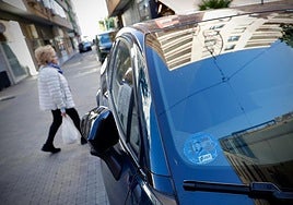 Electric car drivers will lose the free parking in blue zone benefit as of 1 January.