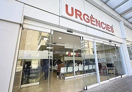 Emergency entrance to Hospital Clínico de Valencia.